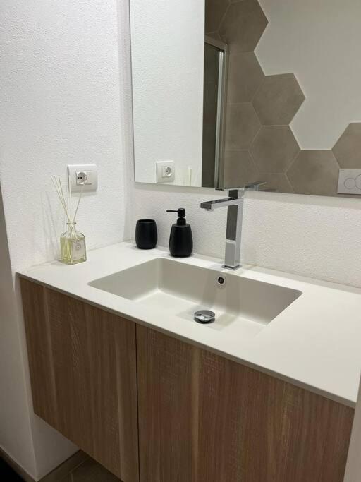 Apartament Charme In Centro With Private Parking Ascoli Piceno Zewnętrze zdjęcie